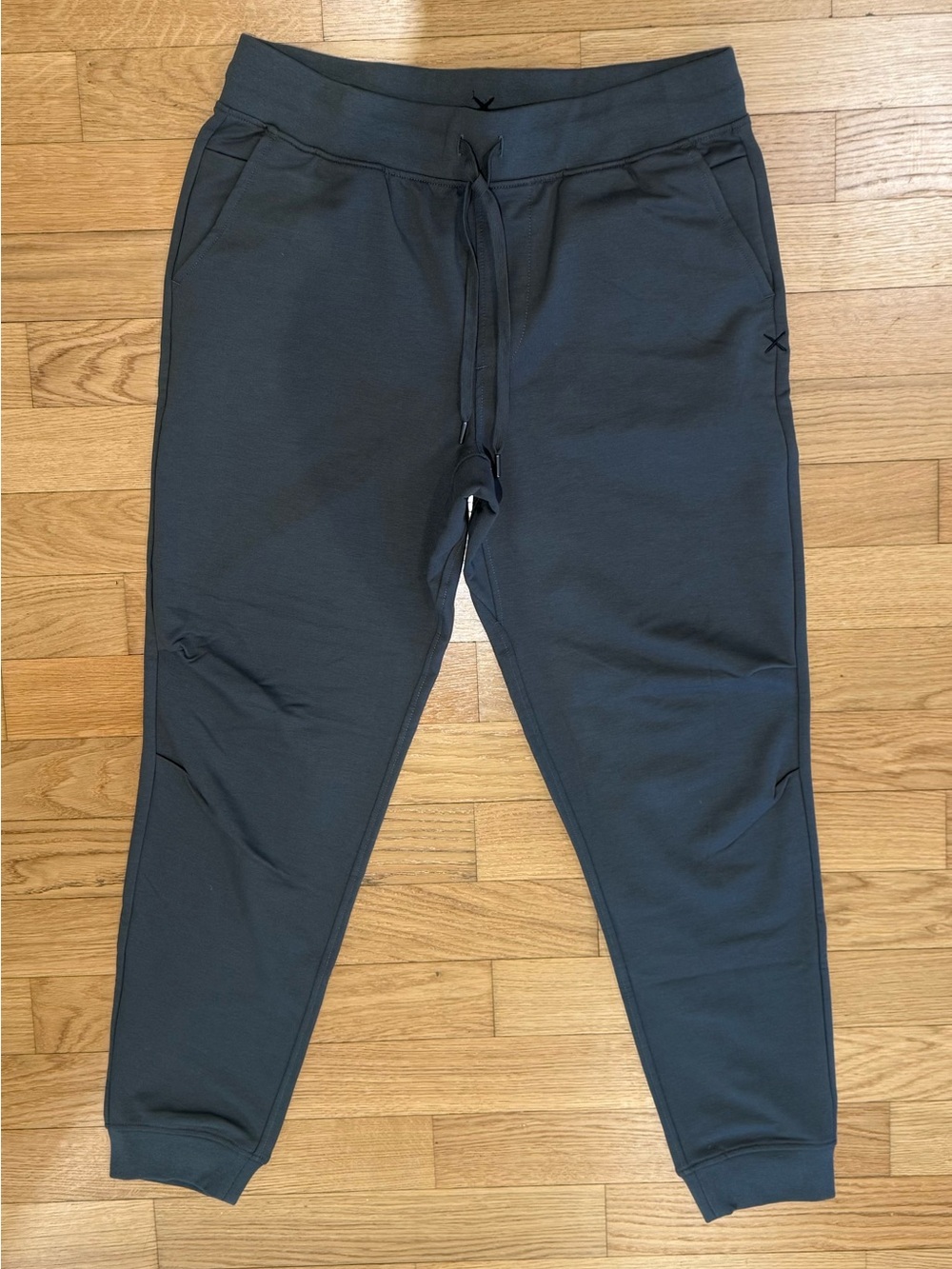 NWT Cuts Men's Jogger Pants in Dark Gray - Casual Athletic Fit